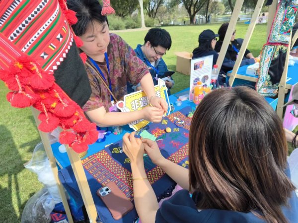 同花易配 20天，245场体验，上海市民终身学习体验基地嘉年华启动